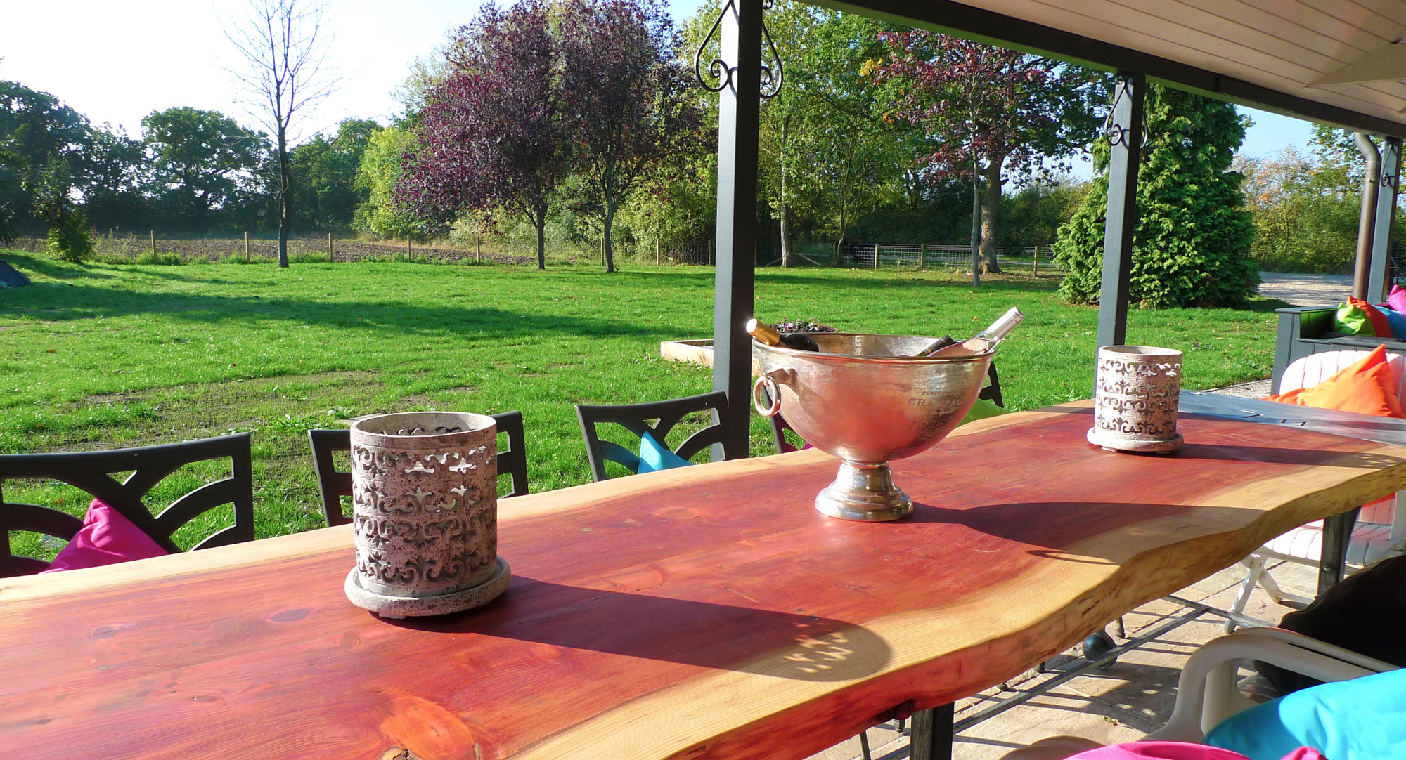 Woodland Lodge Retreat, Group Accommodation Holiday Home, 10-14 guests